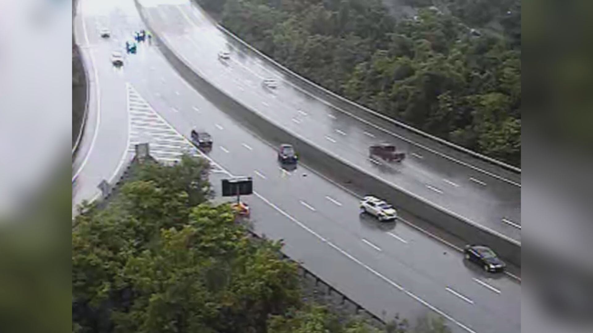 Multiple vehicles involved in I-64 crash