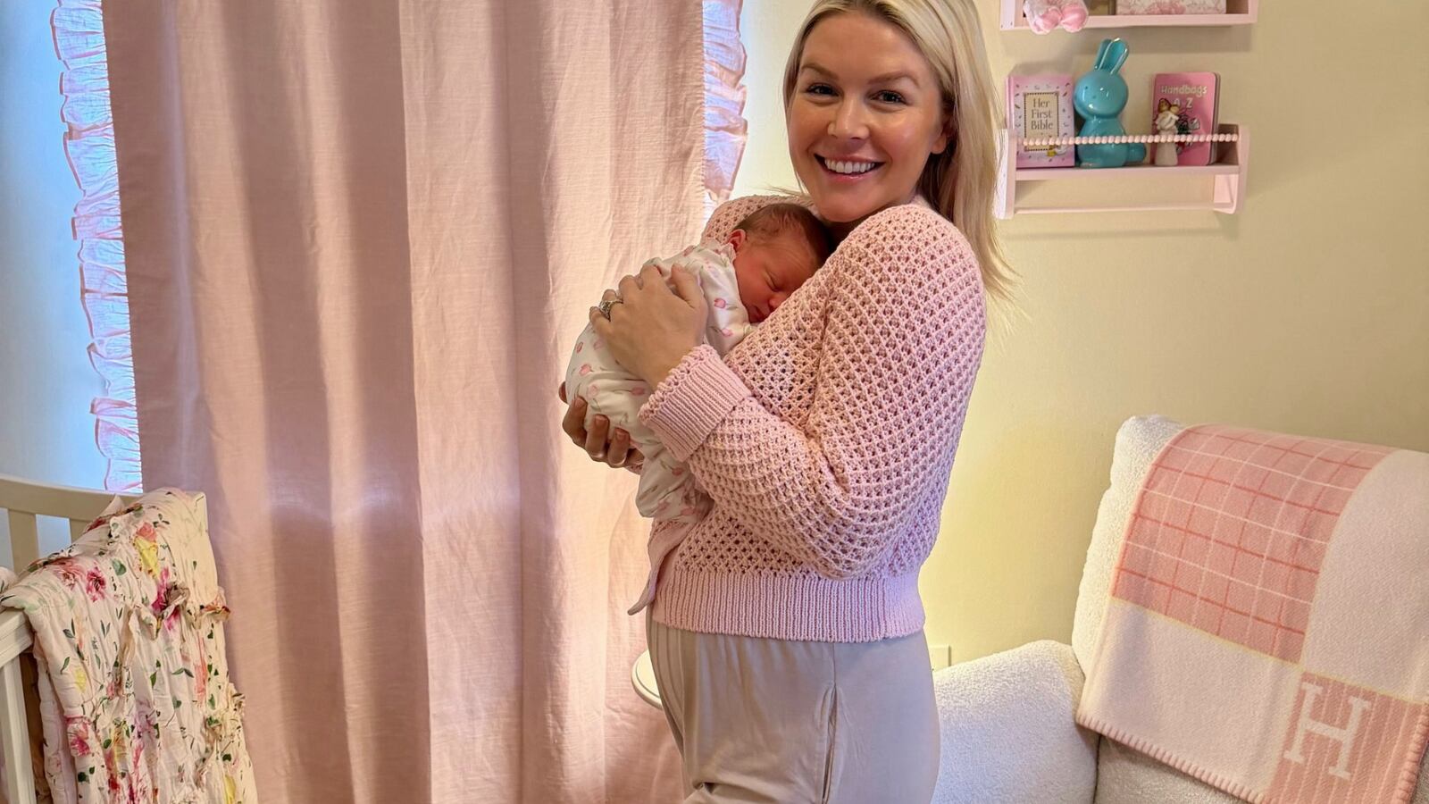 White House press secretary announces birth of her second child