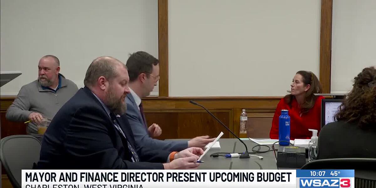Mayor and finance director present new budget Mayor and finance director present new budget