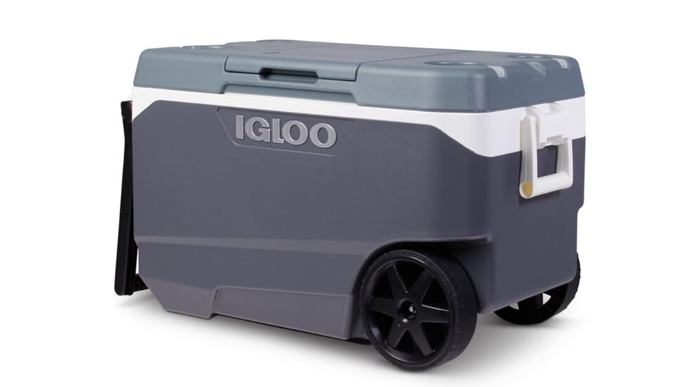 Igloo 90 Qt. Flip & Tow Rolling Coolers